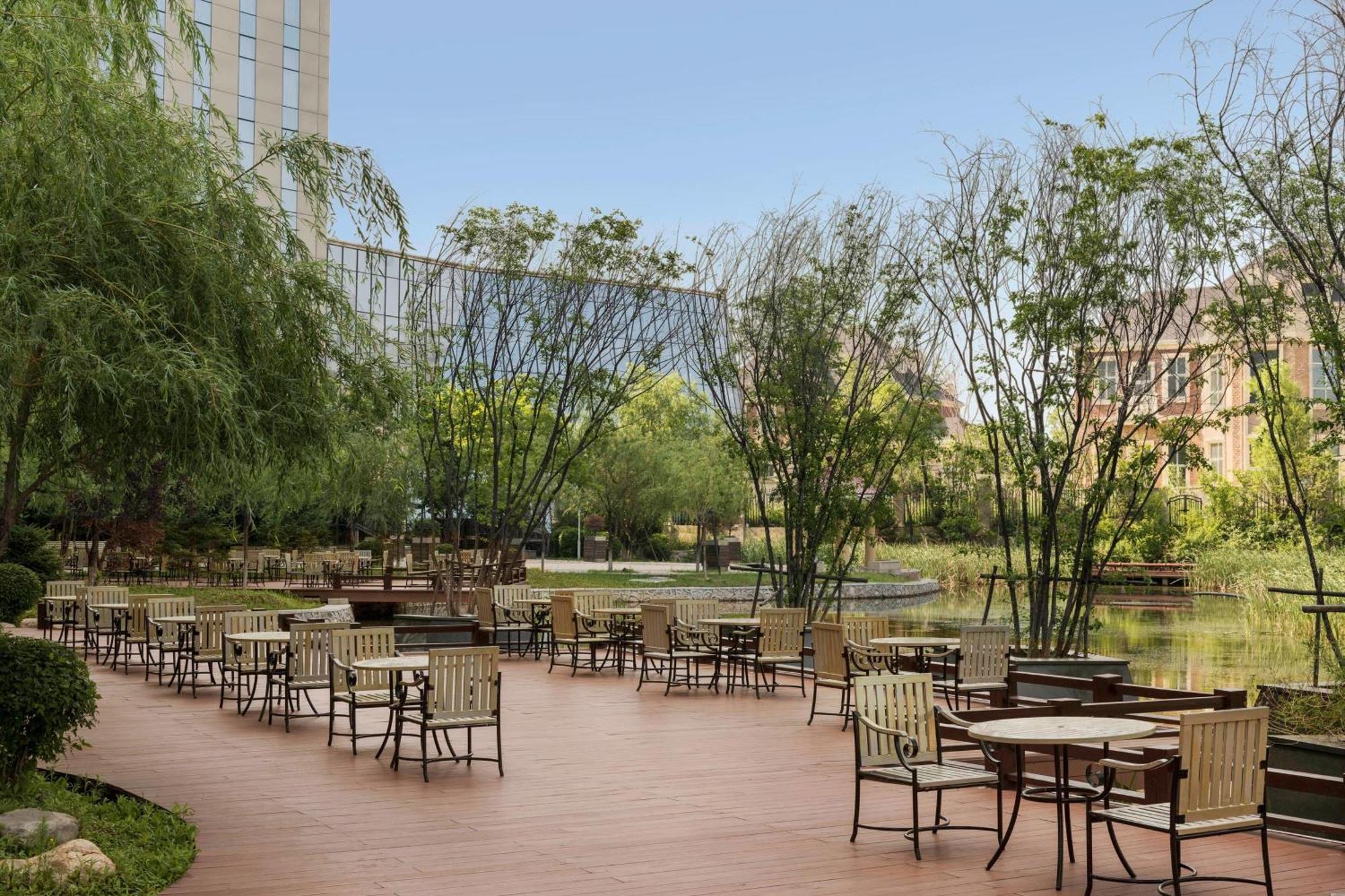 Sheraton Changchun Jingyuetan Hotel Exteriér fotografie